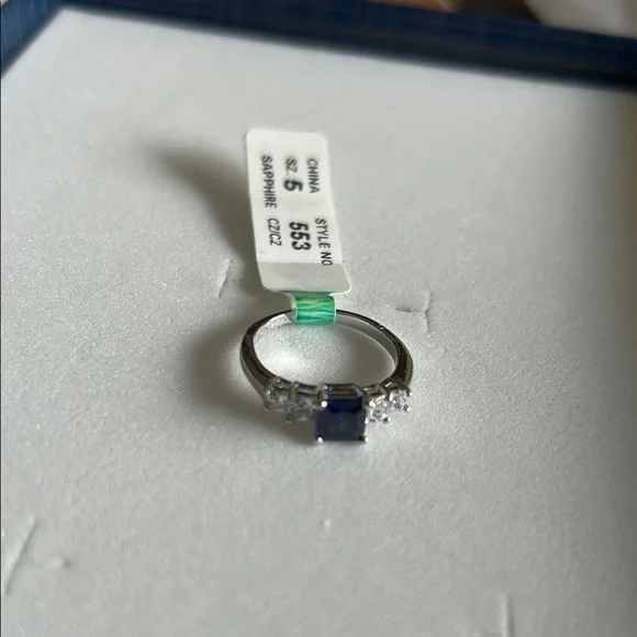 COPY - Elegant Silver and Blue Gemstone Ring - Picture 5 of 6